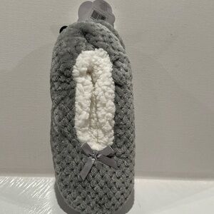 NWT Fuzzy Babba Furry House Slipper Socks. Fits shoe size 7 - 9.5